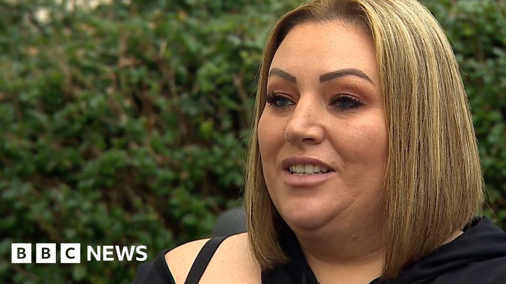 Covid: Woman reunited with doctor who cared for husband - BBC News