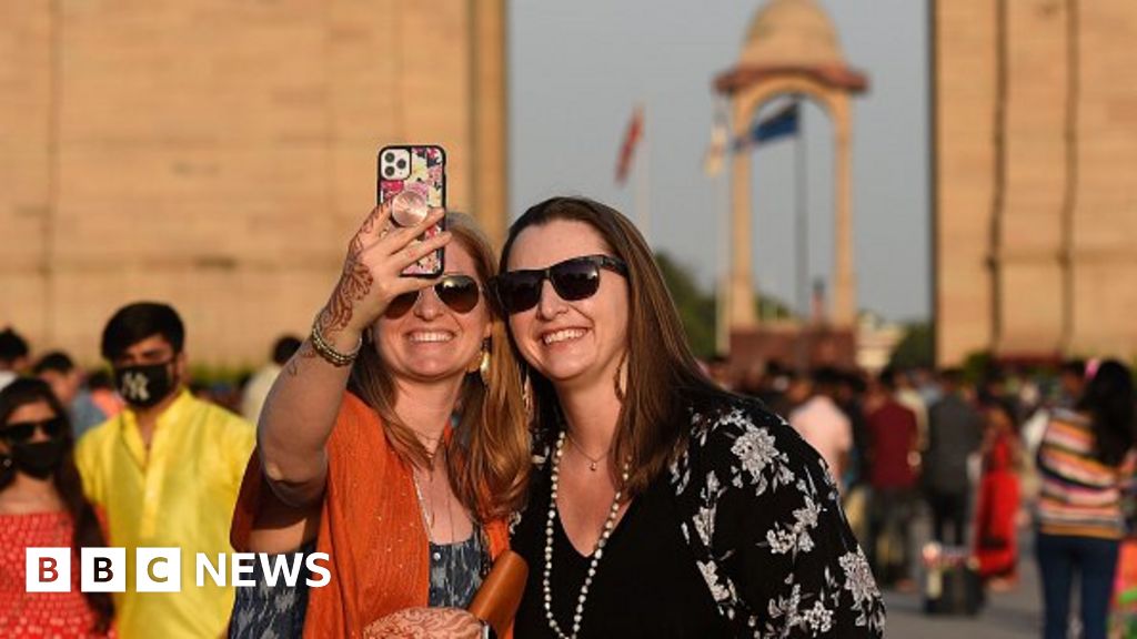 India to allow first foreign tourists in 19 months