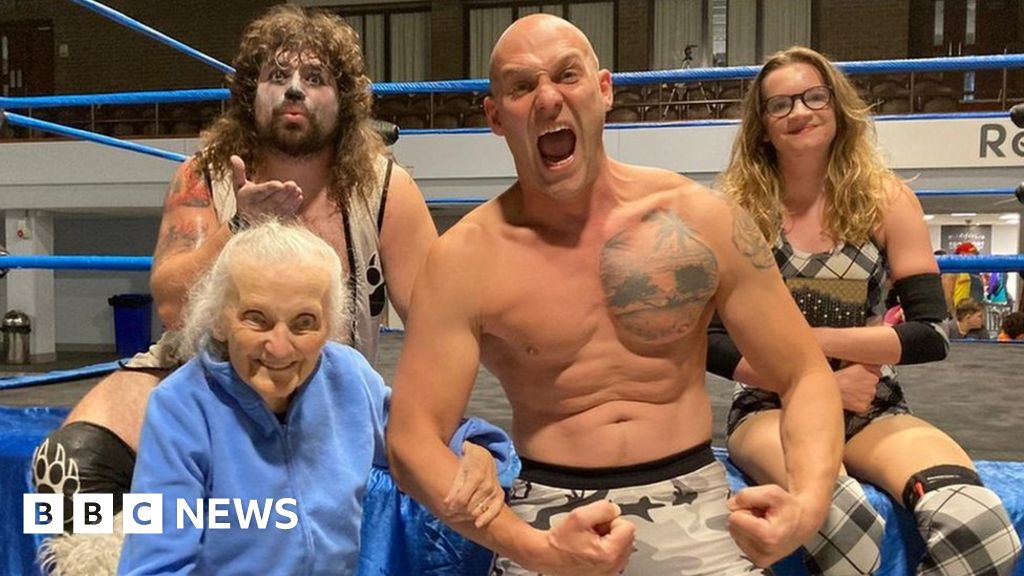 Bristol woman, 97, sees wrestling match in 'wish come true'