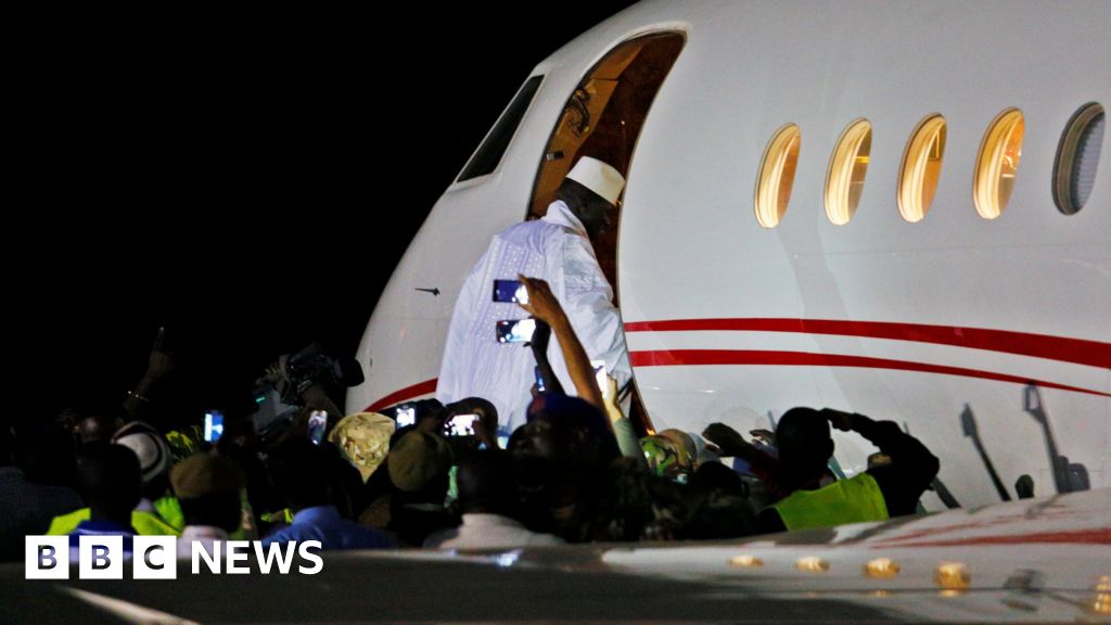 Ex-President Yahya Jammeh leaves The Gambia after losing election