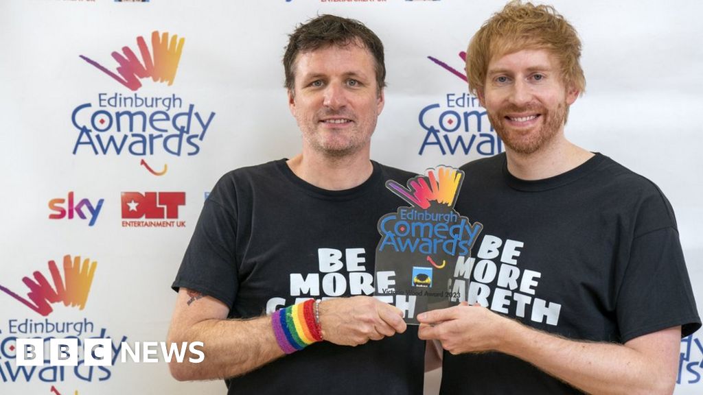 Crash tragedy comedian honoured with Fringe award