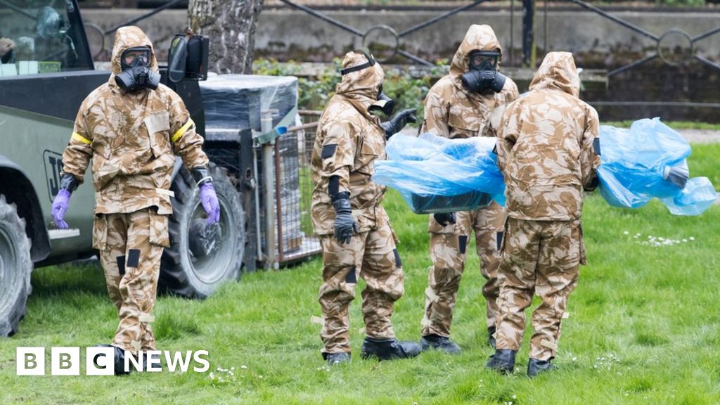 Russian spy poisoning: Watchdog backtracks over Novichok amount