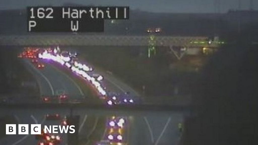 M8 delays after pothole at Harthill punctures tyres BBC News