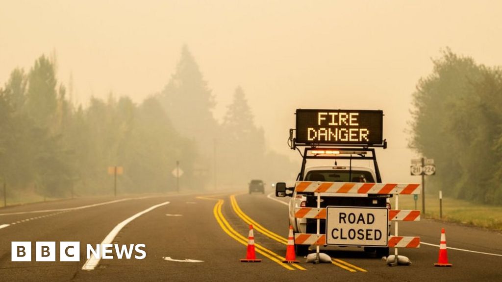 oregon-fires-over-500000-flee-dozens-of-infernos-bbc-news