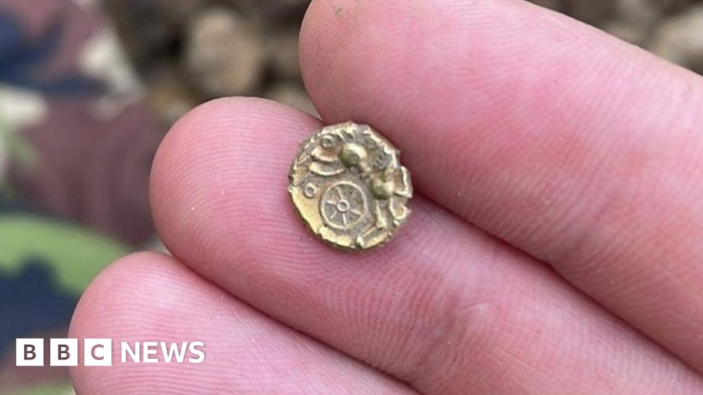 Rare gold Celtic coin minted in Wiltshire up for auction BBC News
