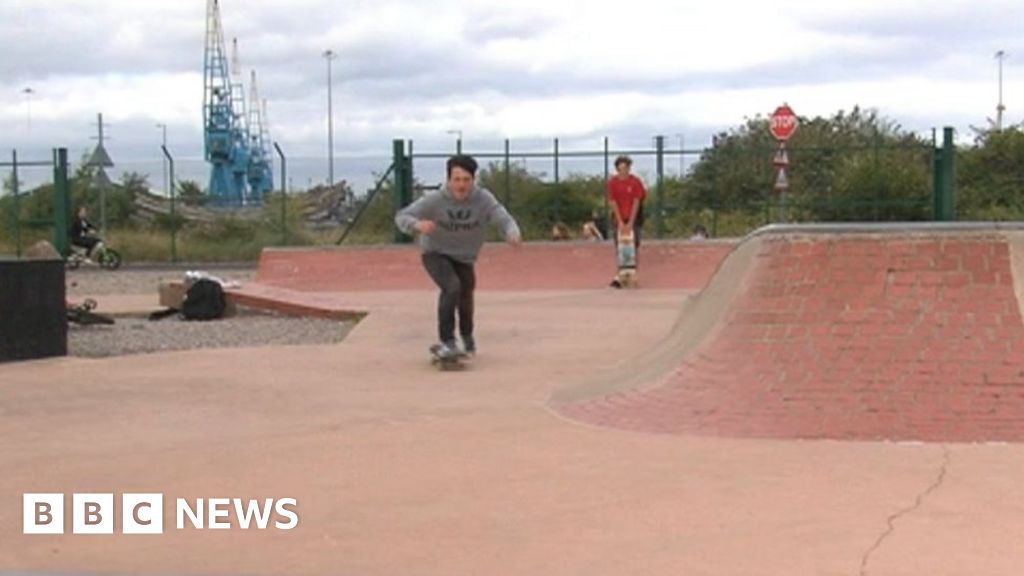 Skateboarding head injuries preventable, says charity BBC News