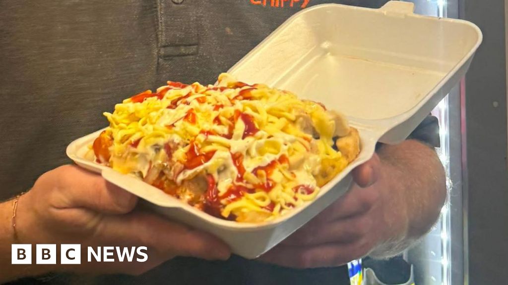 https://ichef.bbci.co.uk/news/1024/branded_news/030e/live/37c39bd0-9b19-11f1-a8a4-83462463c9fa.jpg