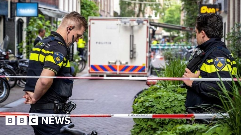 Peter R de Vries: Dutch crime journalist wounded in Amsterdam shooting