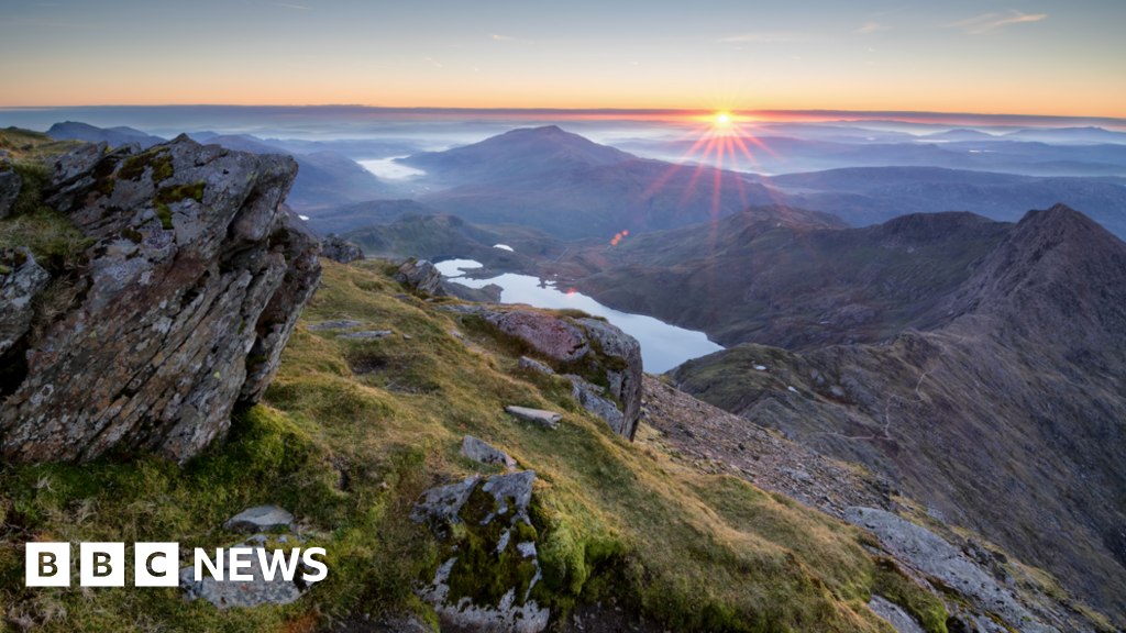 Fears over rogue parking by sunrise-chasers at national park after overnight ban