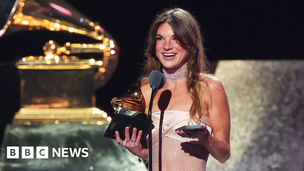 Amy Allen becomes first woman to win best songwriter Grammy