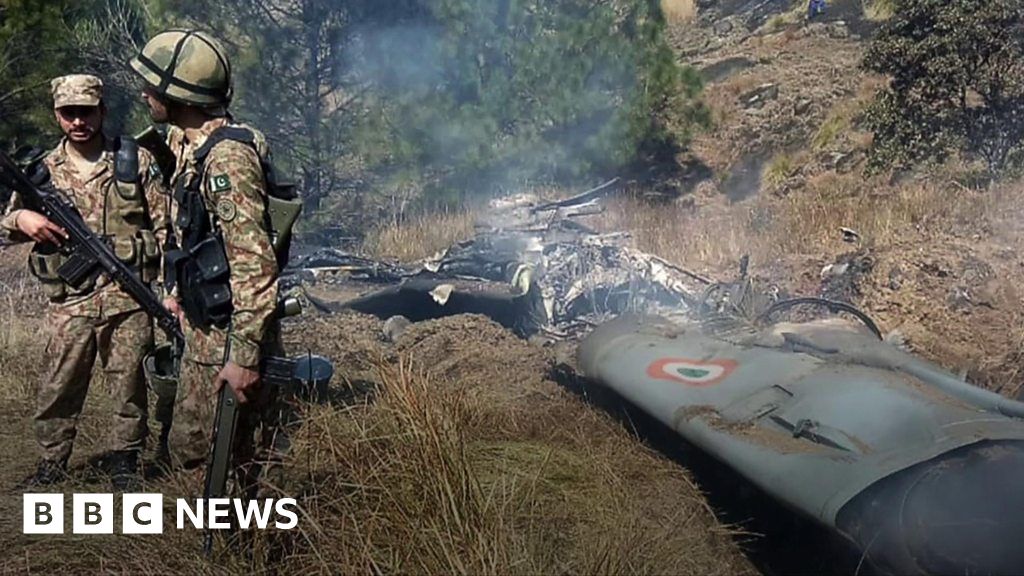 India pakistan footage appears to show downed indian jet