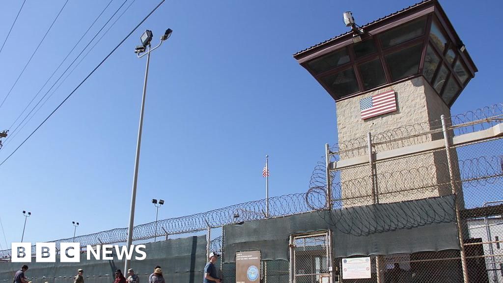 US to set up 30,000-person migrant facility in Guantanamo