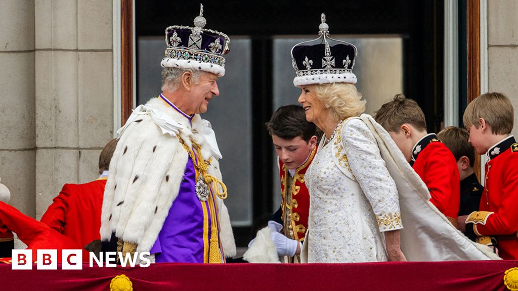 Emma Bridgewater coronation ware sees history continue - BBC News