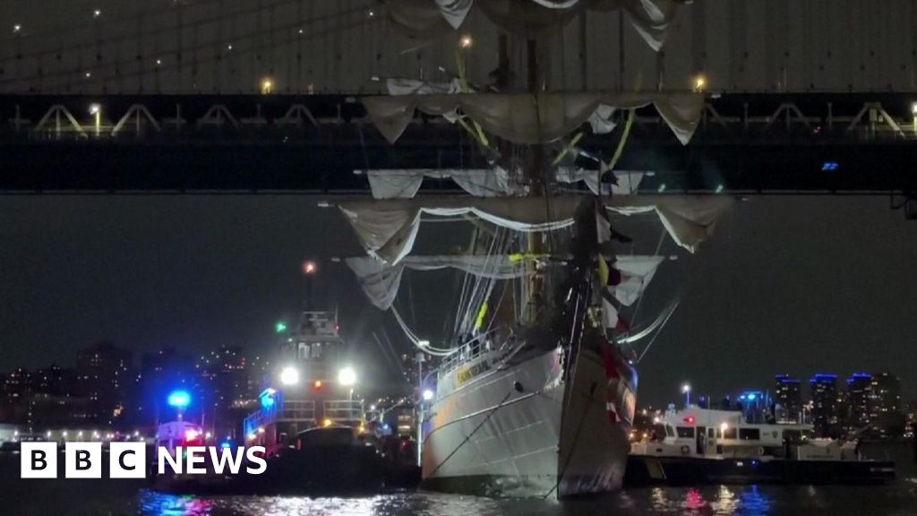Aftermath of Brooklyn Bridge ship crash  www.bbc.com