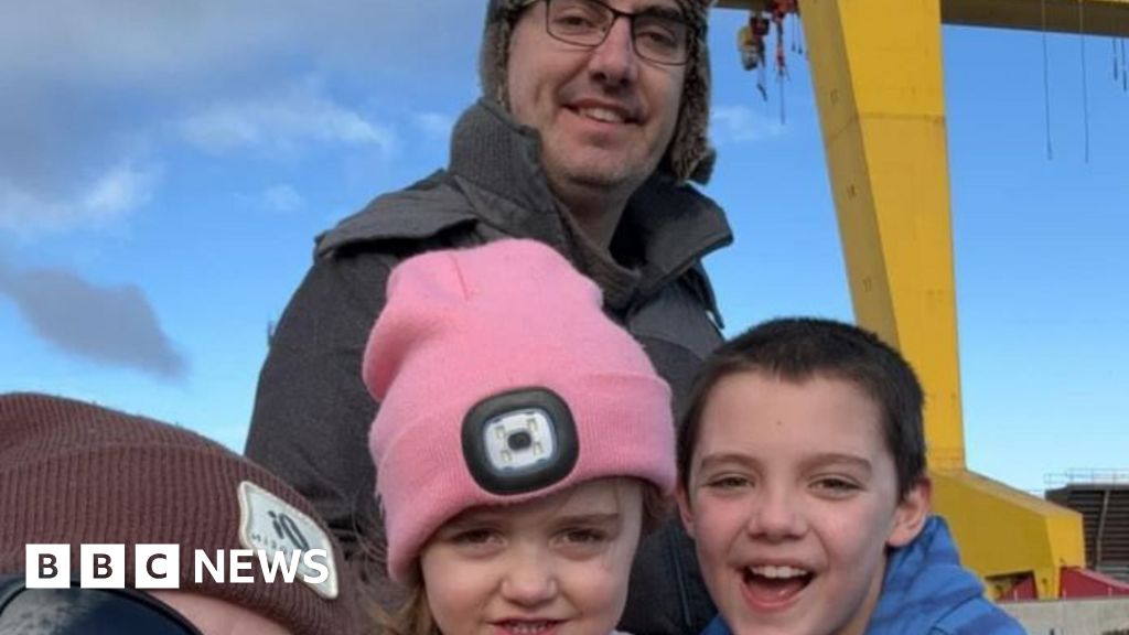 Aer Lingus dispute: Family ‘devastated’ after holiday cancelled