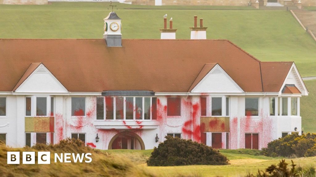 Trump Turnberry vandalised by pro-Palestine group