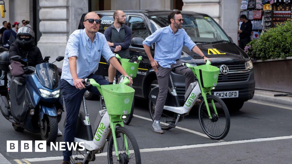 Give cyclists priority at lights, says Lime boss
