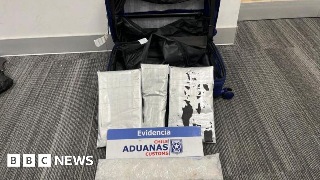 British man held over '£200k of meth' in suitcase
