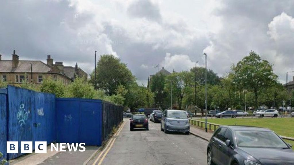 bbc.co.uk - Chris Young - Keighley town centre 20m phone mast plan refused