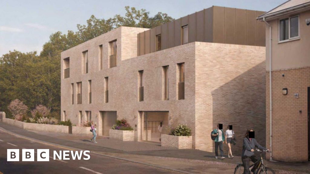 Abandoned Bradford golf shop to be turned into flats