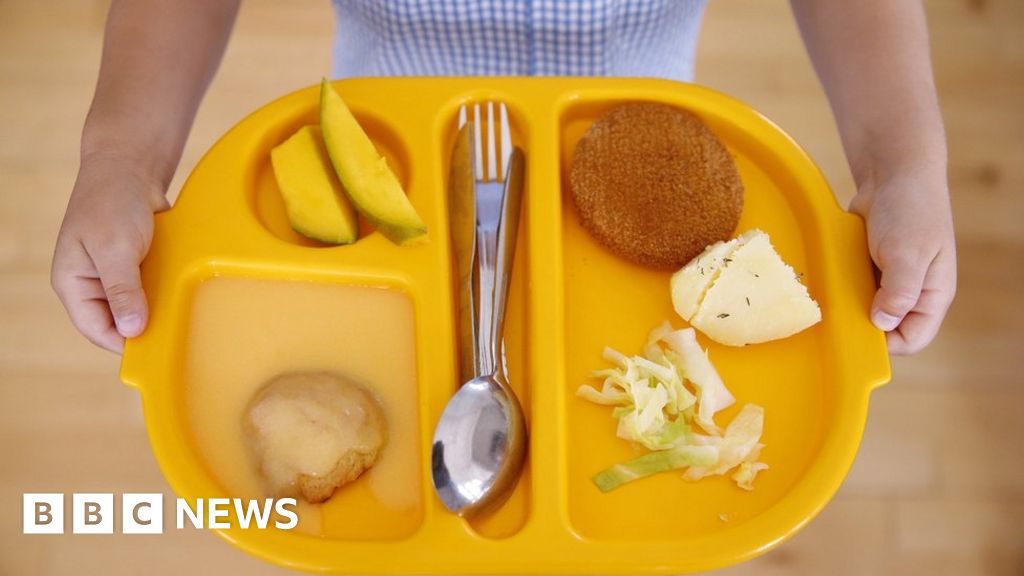 Coronavirus: NI only part of UK to not extend free school meals scheme thumbnail