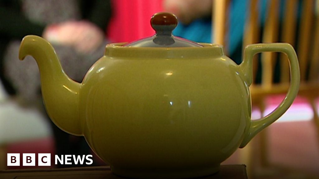 Teapot clue revealed woman's abusive relationship BBC News