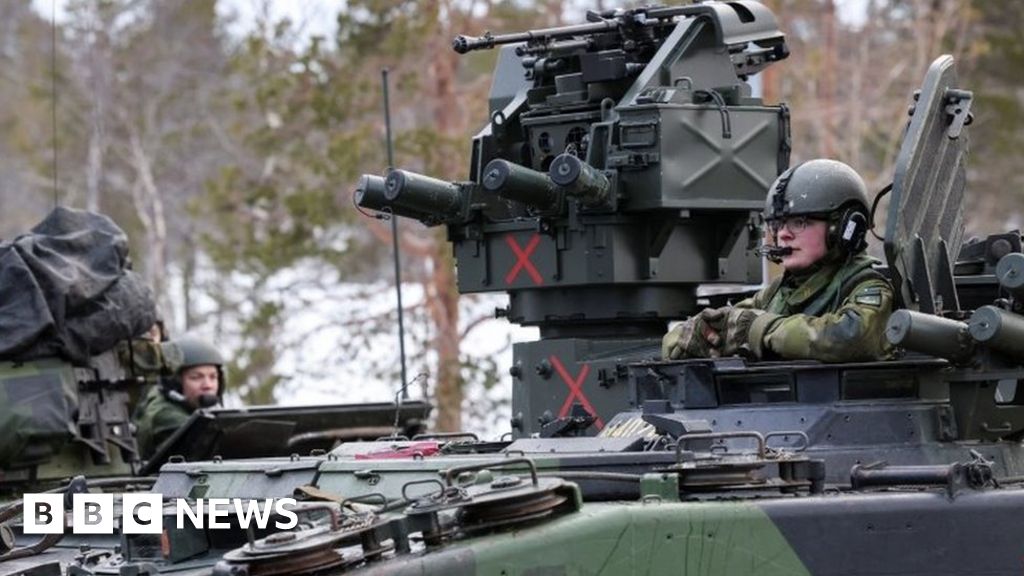Turkey threatens to block Finland and Sweden Nato bids