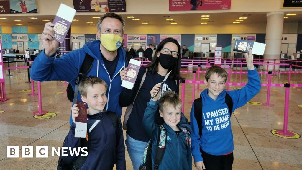 Green list: Passengers board first flight to Portugal