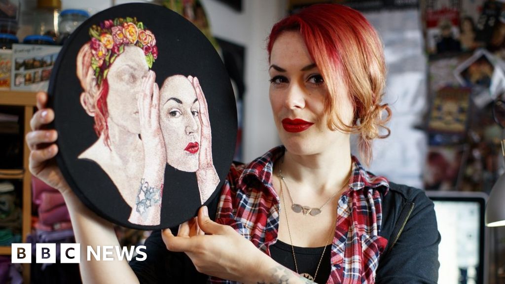 Royal Academy apologises to artist Jess de Wahls in transphobia row