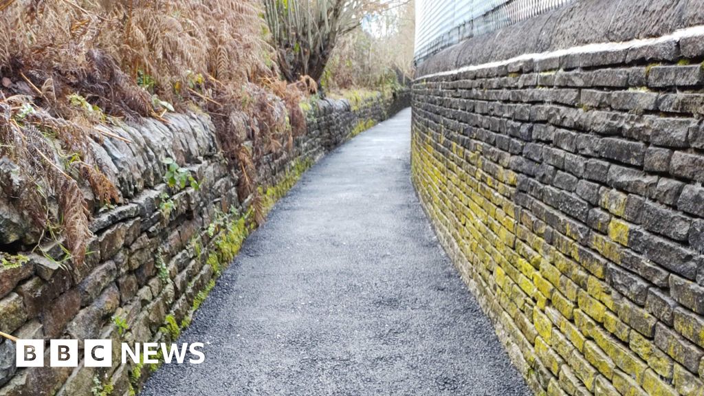 Keighley: Old millworkers' route to work is restored