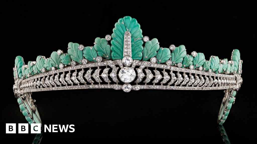 Tiara belonging to first female MP to take seat expected to fetch £250,000