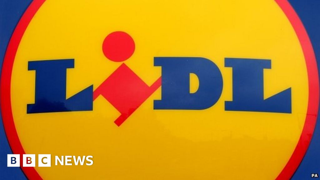 Lidl supermarket to pay staff recommended living wage - BBC News