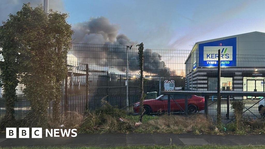 Fire at Gas Processing Facility in Venezuela's Lake Maracaibo Injures Multiple Workers