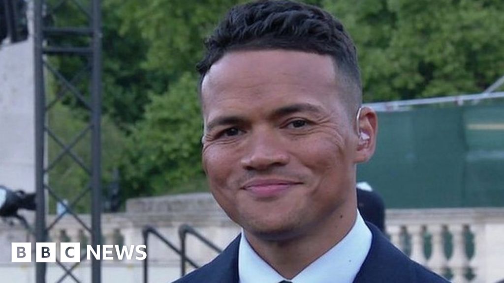 Jermaine Jenas prosecuted for using phone while driving