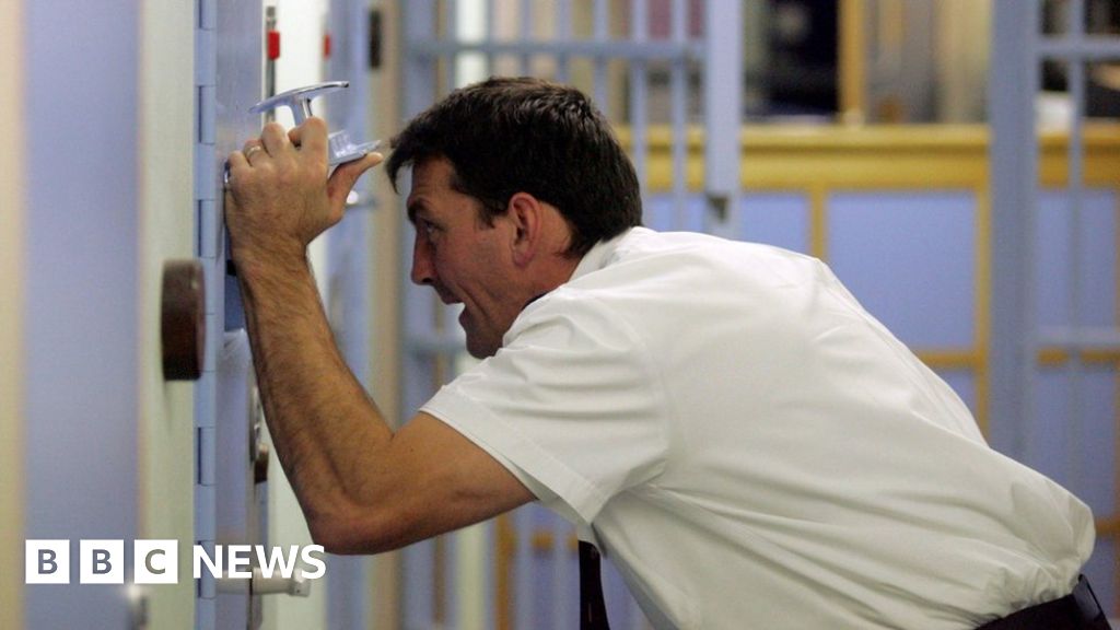 Mental health police detention time limit plan - BBC News