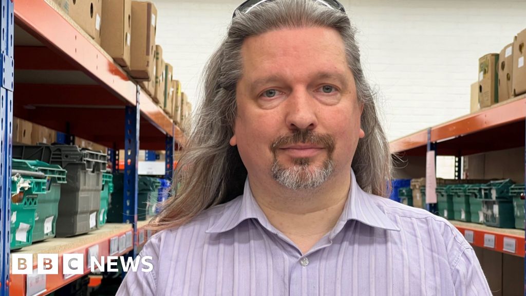Colchester Borough Council to support city's food bank BBC News
