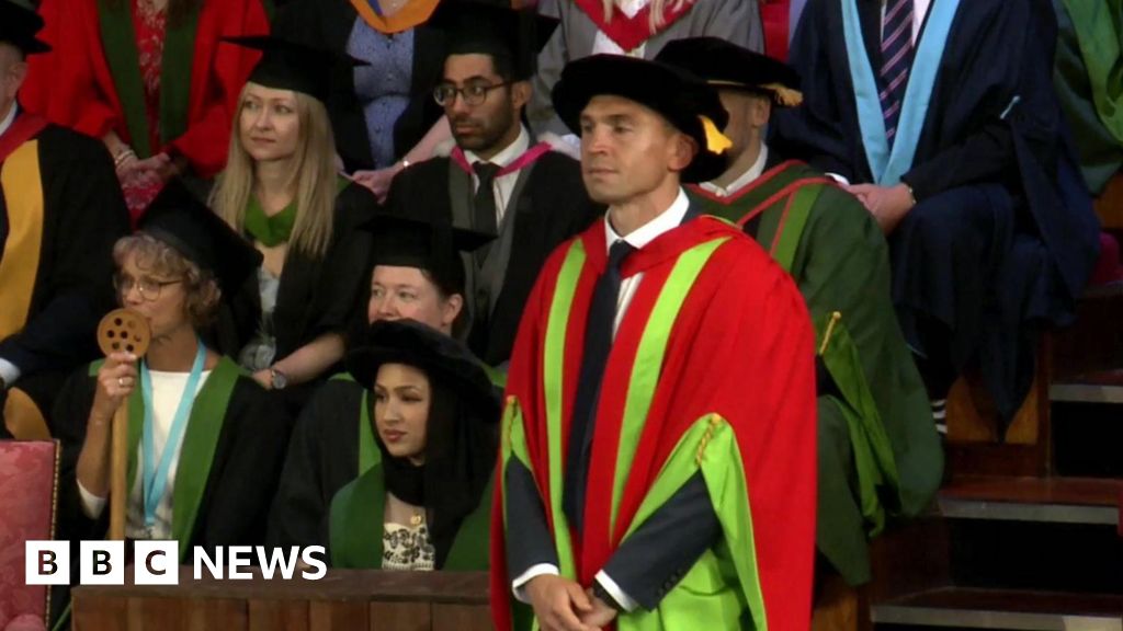 Rugby legend Kevin Sinfield gets Leeds University honorary degree