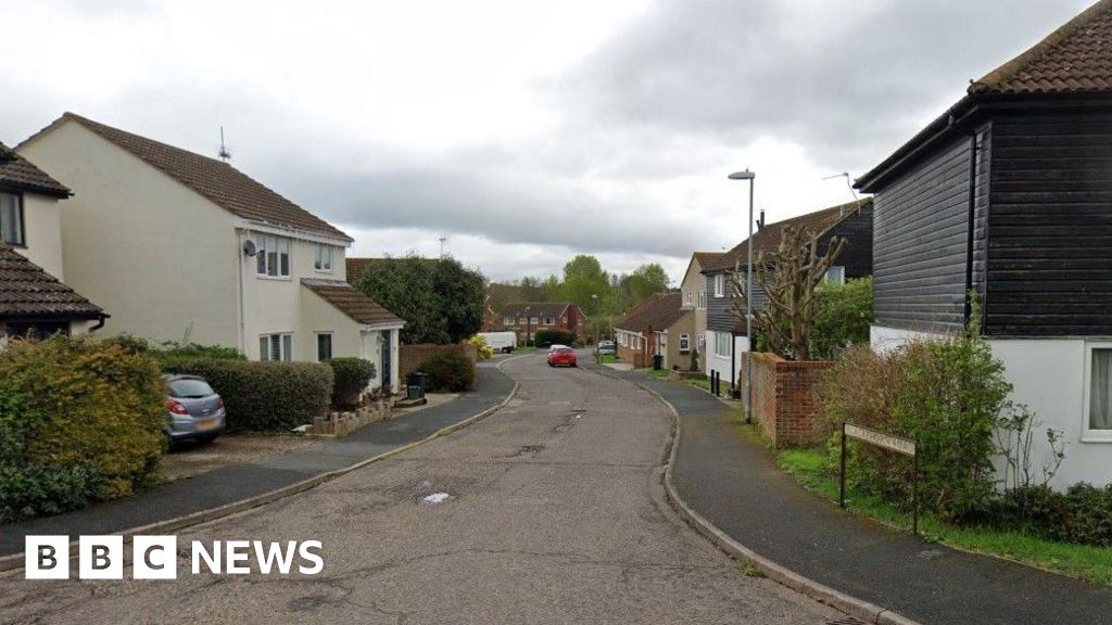 Man killed in Witham two-storey flat fire - BBC News