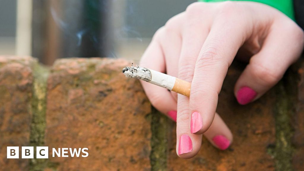 Government considering banning smoking in UK pub gardens and outdoor restaurants