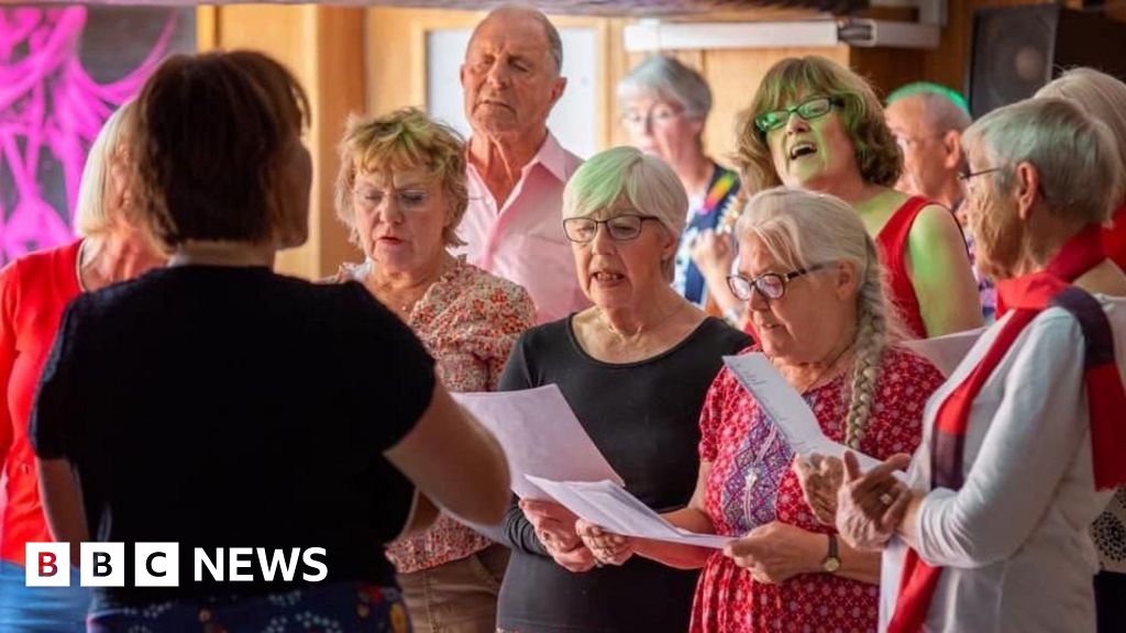 Wiltshire singing sessions improve people's lung health