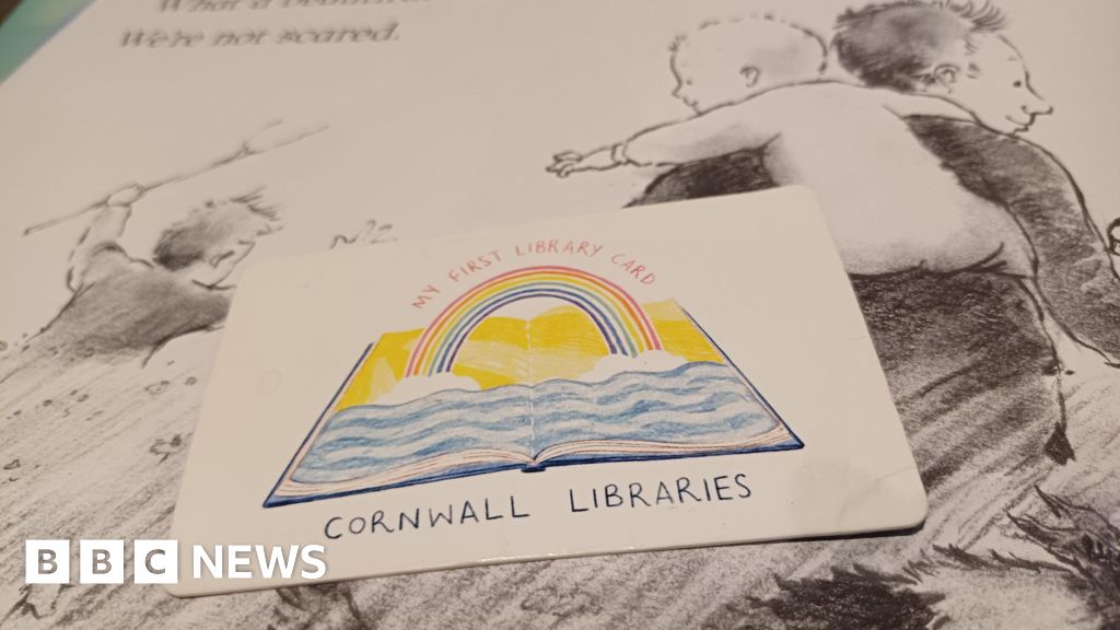 Council offers library cards to newborn babies in Cornwall - BBC News