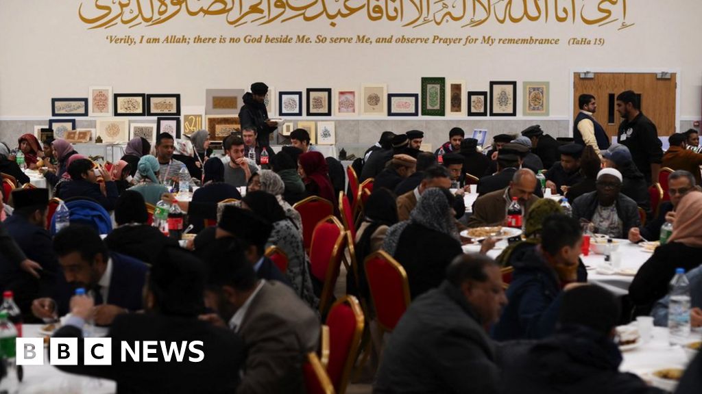Ramadan: How do Muslim politicians balance work and fasting?