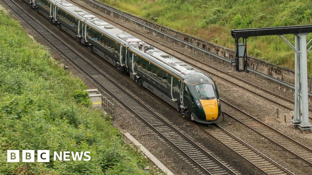 Great Western electrification 'mismanaged' - BBC News