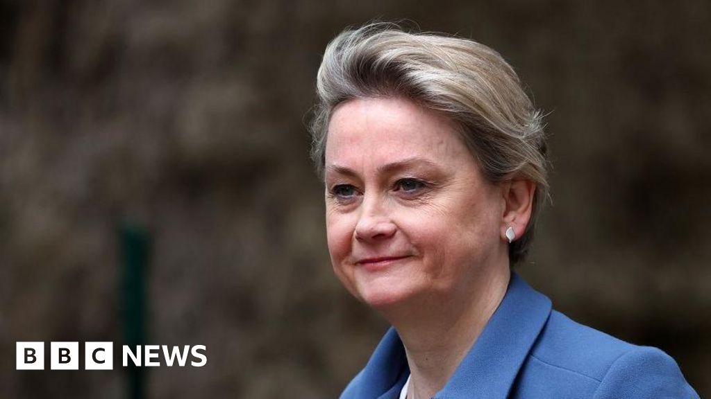Yvette Cooper defends Palestine Action ban as 60 more faces charges thumbnail