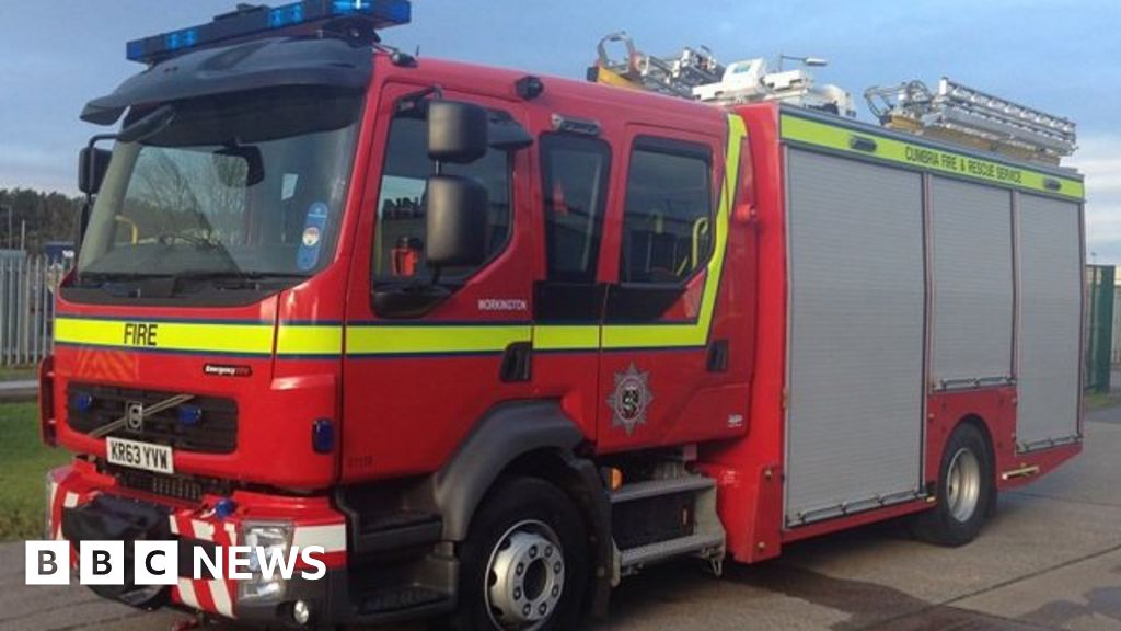 Wigton house fire: Man, 92, dies - BBC News
