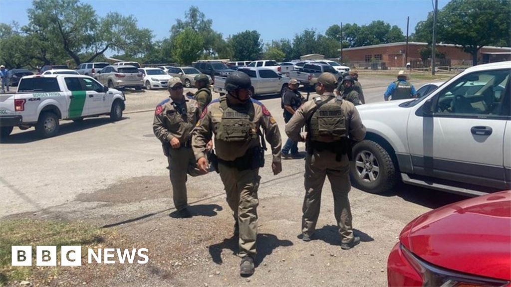 Texas shooting: Fifteen killed in attack at US primary school
