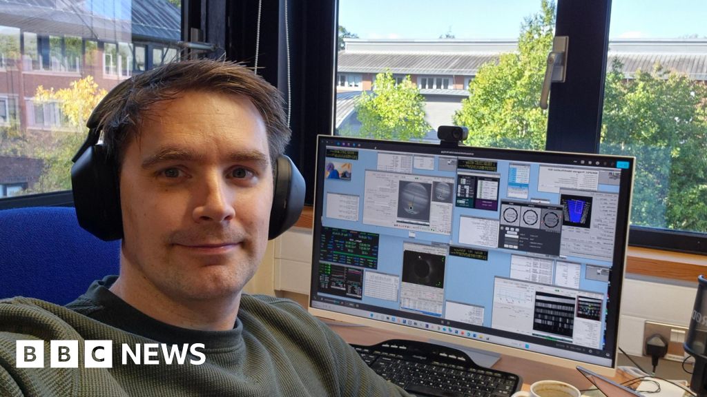 Award for scientist who brought space to millions