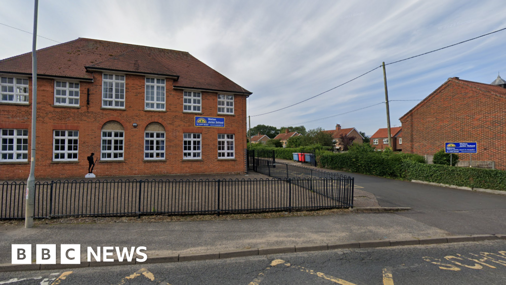 Watton Junior School closes due to 'hygiene issue' - BBC News