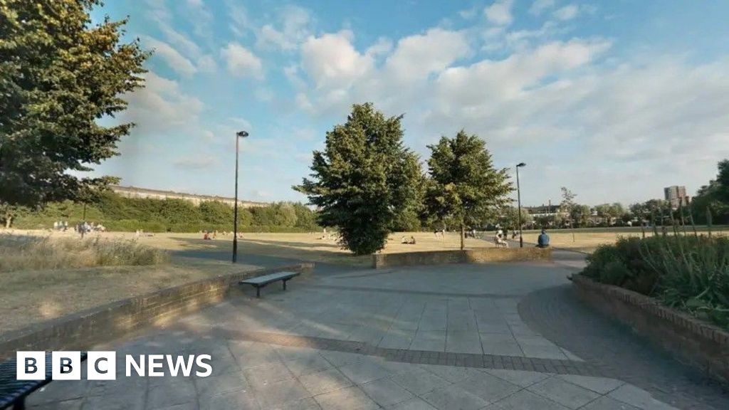 Eight arrested on suspicion of murder over Bethnal Green shooting