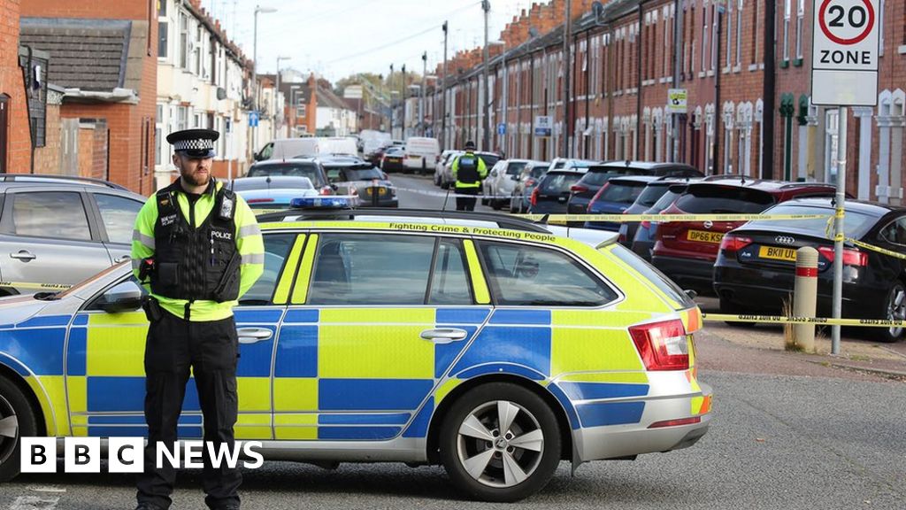 Northampton shooting: Victim left with serious head injuries - BBC News